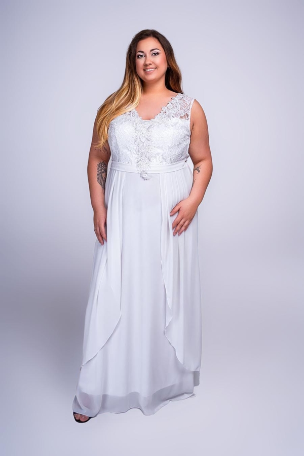 Lidia csipkés gyöngyös dekoltált plus size muszlin menyasszonyi ruha, fehér