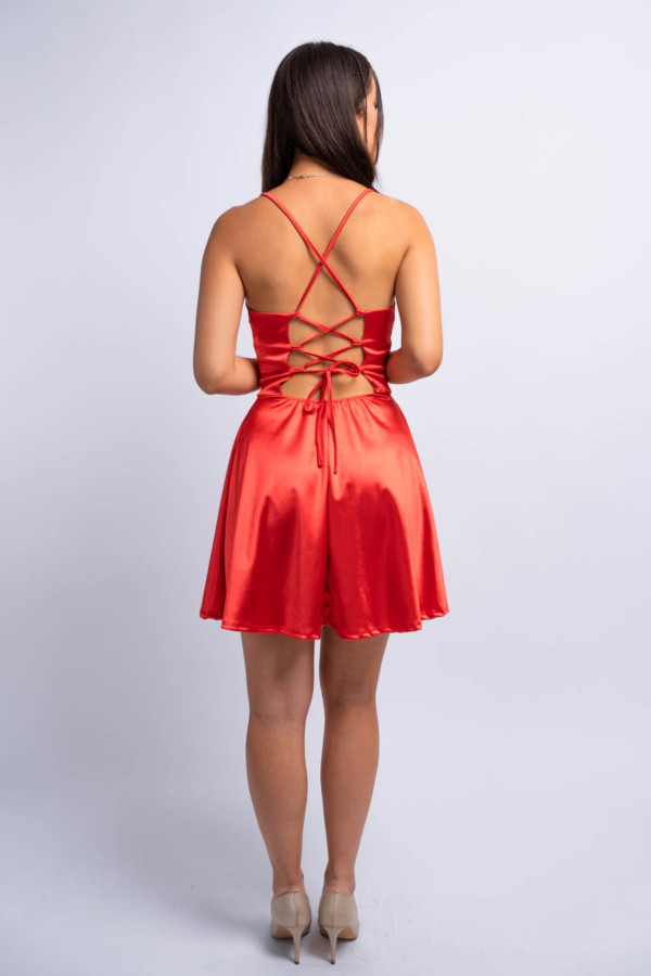Stella A-vonalú fűzős hátú szatén koktélruha, piros 