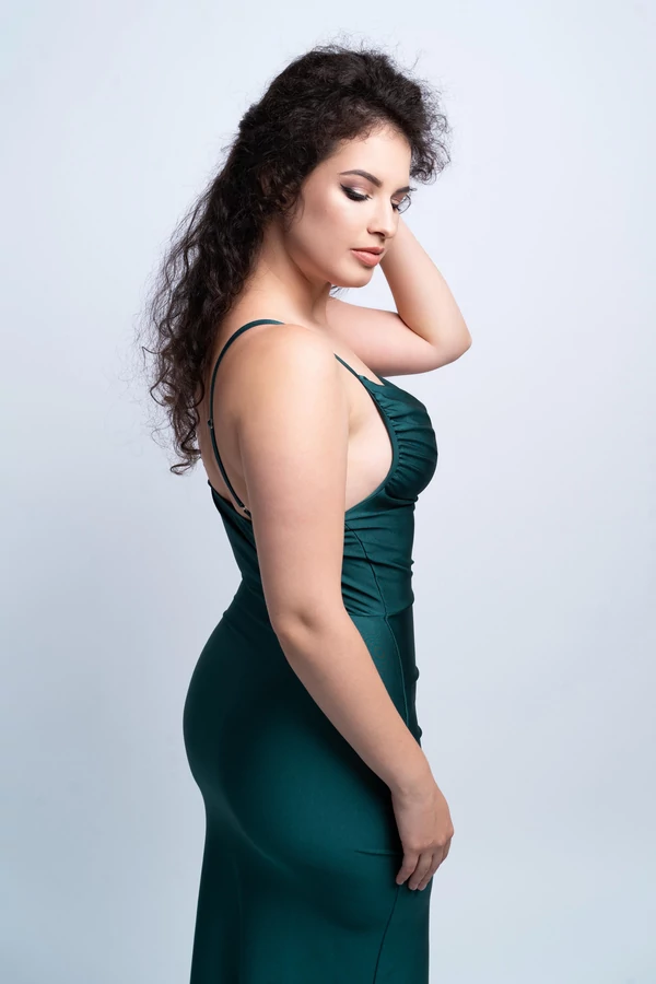 Veronika rugalmas anyagú sliccelt maxiruha, fenyőzöld